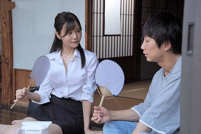 Terugkerend voor de zomervakantie om zijn ex-vriendin Ai Hongou te ontmoeten