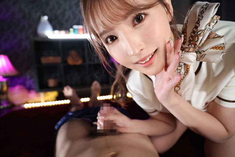 Güzel kadın idol Yua Mikami'nin dengesiz masaj salonu