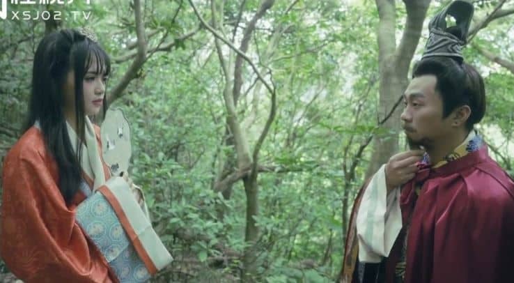 Liu Bei menolong seorang gadis yang tersesat di hutan