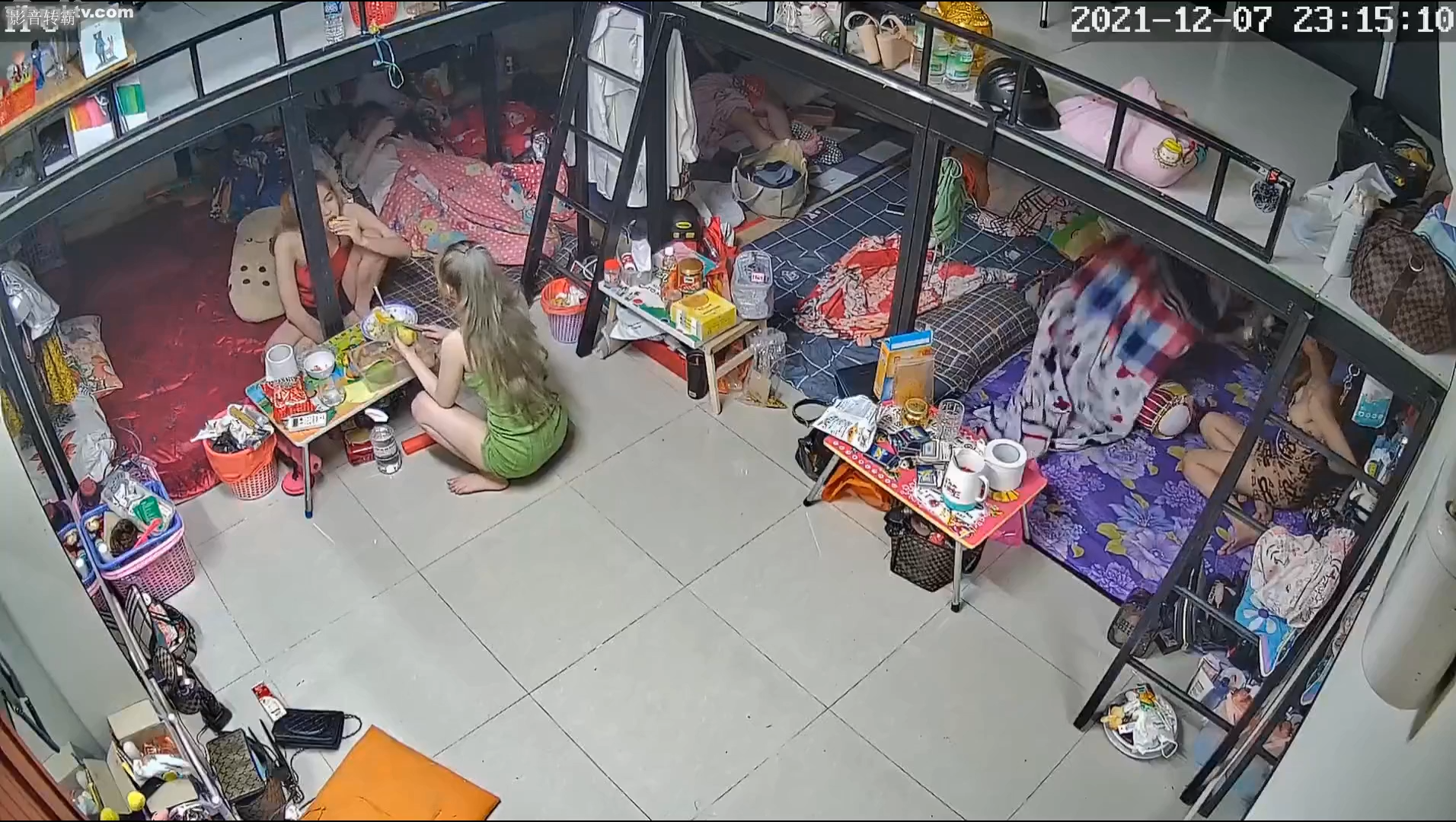 Hack cam of the girls' dormitory room part 1
