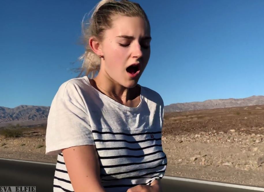 Having sex in a convertible on the way to Las Vegas