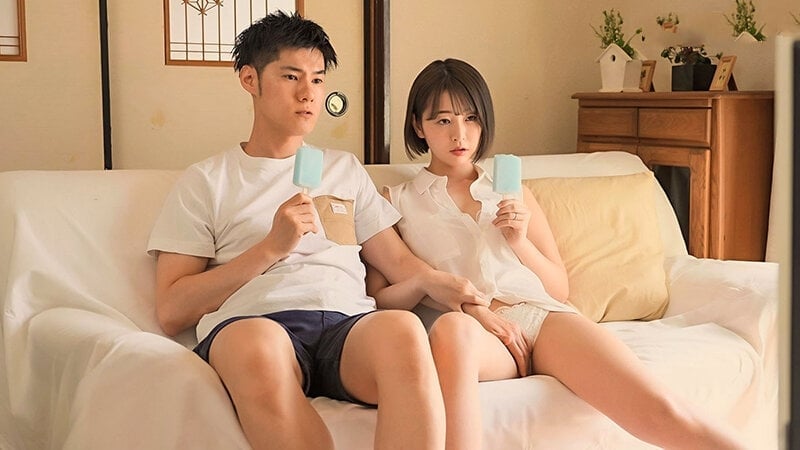 The sister-in-law flirts with her brother-in-law when returning to her hometown of Chiharu Sakai
