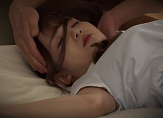 DLDSS-101 Secretly fucking the employee's daughter while she was fast asleep