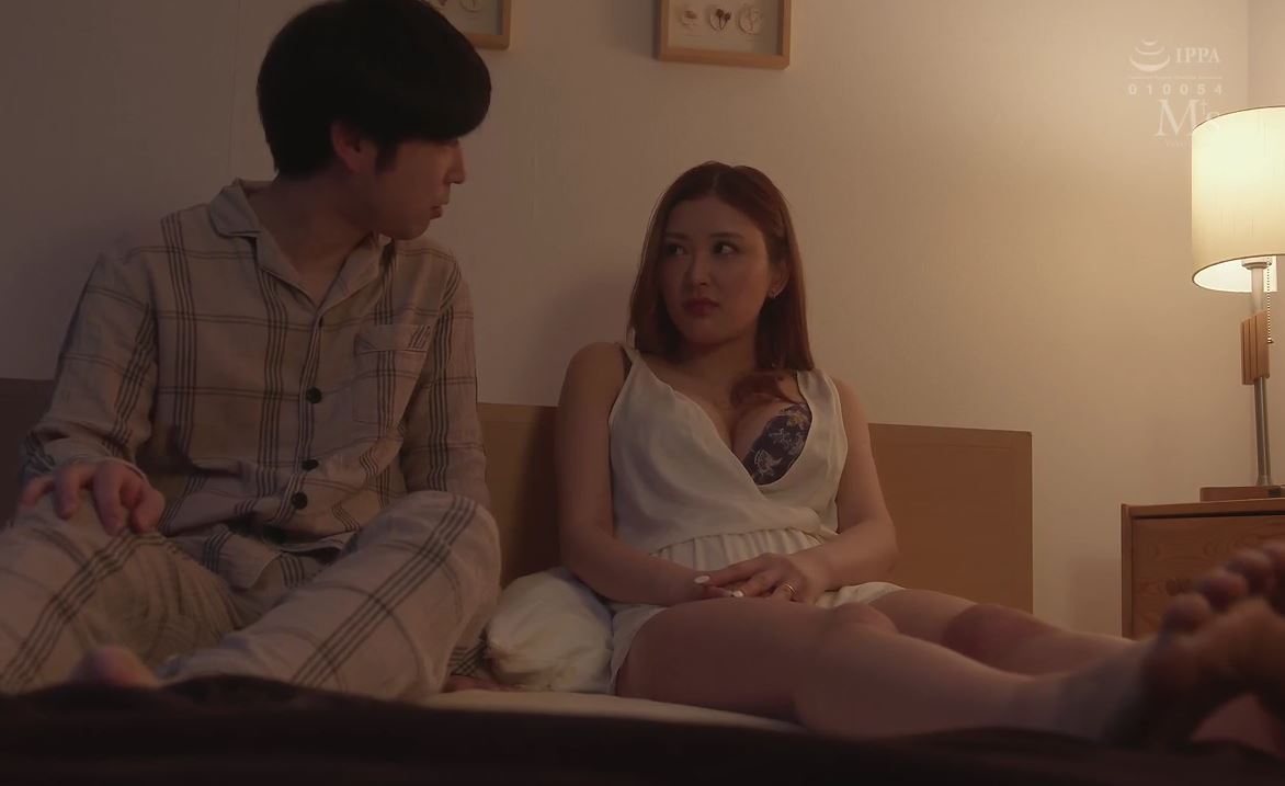 Tên hàng xóm hiếp dâm cô vợ khi biết anh chồng yếu sinh lý