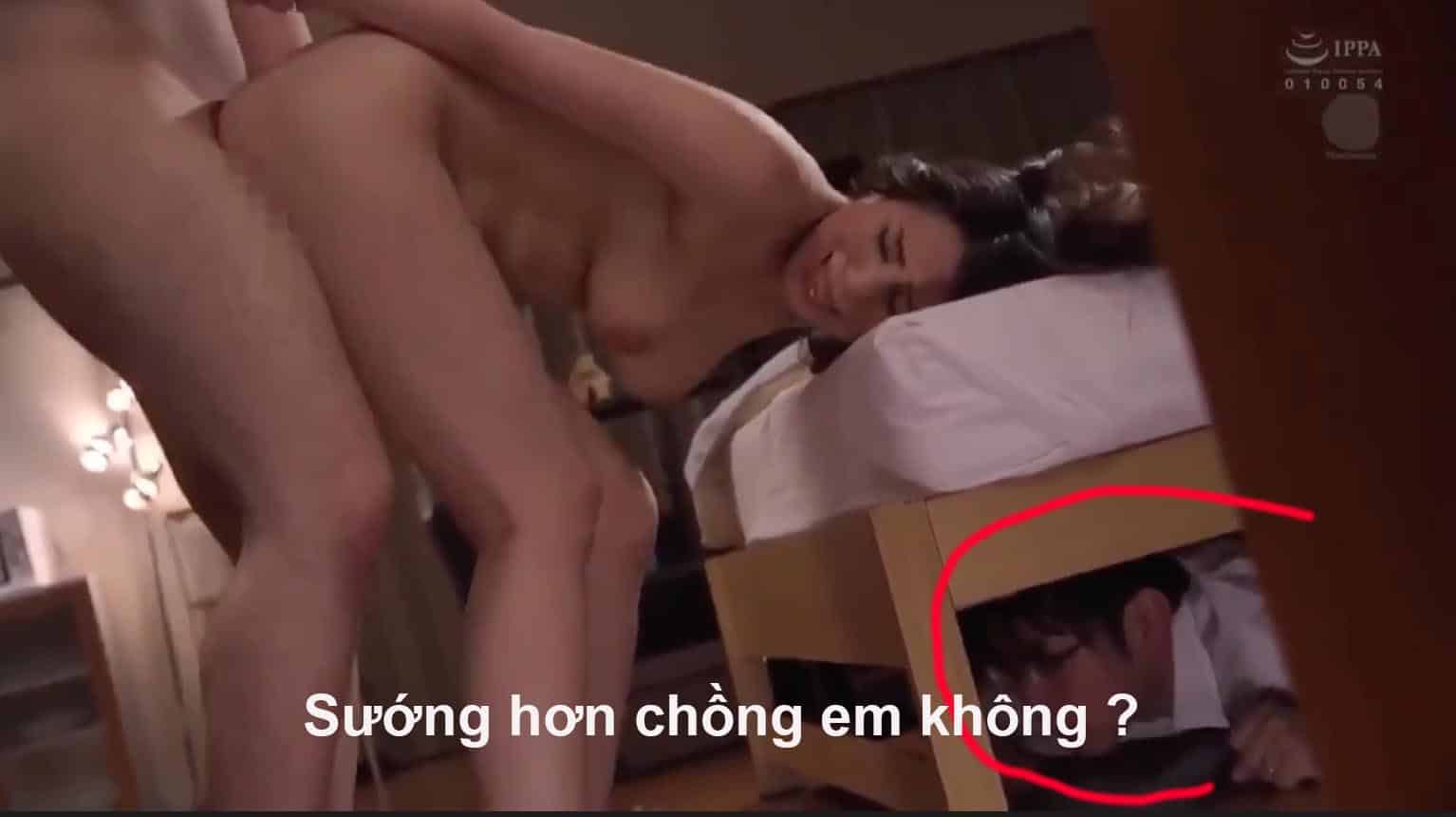 Husband helplessly watches wife being fucked Vietsub