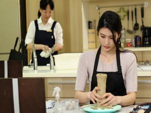 Có gái xinh đẹp đã có chồng nhưng vẫn thích làm tiểu tam Có gái xinh đẹp đã có chồng nhưng vẫn thích làm tiểu tam