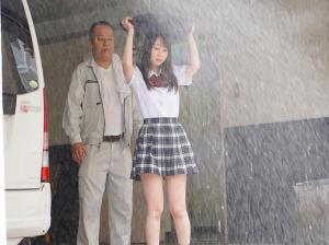 Theo dõi cưỡng bức nữ sinh trú mưa Aika Yumeno