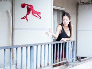 Cám dỗ khó cưởng của cô hàng xóm khi vợ đi vắng Cám dỗ khó cưởng của cô hàng xóm khi vợ đi vắng