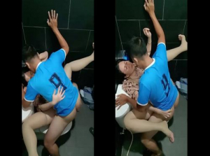 Clip enthüllt, in dem zwei Vinh-Long-Beamte Sex auf der Toilette haben – Viet69