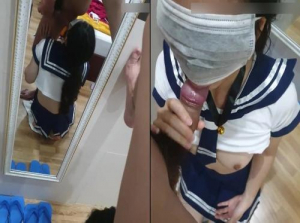 Gedwongen student om in uniform te cosplayen en pik te zuigen en sperma te slikken - Viet69