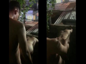 Standing and filming a couple having fun together in public on the balcony - Viet69