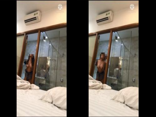 Saya sangat terangsang sehingga saya mencambuknya di kamar mandi