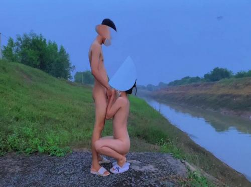 Em sinh viên nhỏ nhắn thích phô dâm bú cu nơi công cộng - miethichnude - Viet69