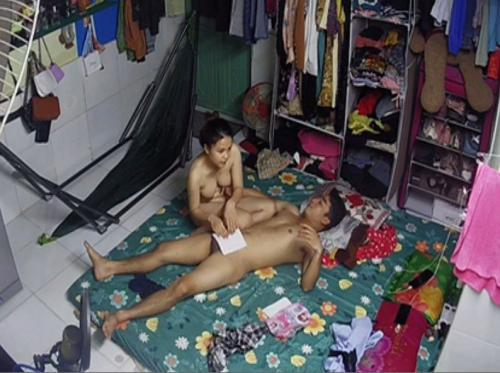 Na-hack na camera sa kwarto ng motel, mahalay na asawang may malalaking suso na nagsisilbi sa kanyang asawa - Viet69