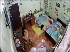 Cámara de dormitorio pirateada, pareja follando en diferentes posiciones