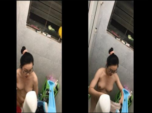 Secretly filming the neighbor's student bathing