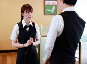  Gadis remaja Hikari Aozora tergila-gila mencoba berhubungan seks dengan pria asing