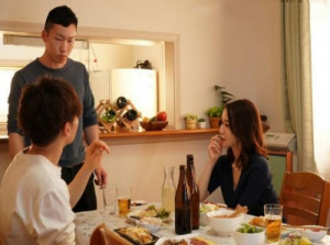  Makan isteri pelacur rakan sekerjanya apabila diajak ke rumahnya