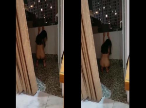 Tan feliz, el estudiante se retuerce en el balcón del apartamento - Viet69