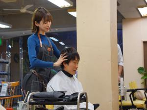 JUL-946 Erhalten Sie einen Sonderrabatt auf Ihren Haarschnitt – Sumire Kurokawa