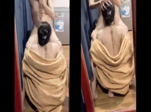 Soğuk kışın aynanın önünde kendimi BJ battaniyesine sarmak zorunda kalıyorum - Viet69